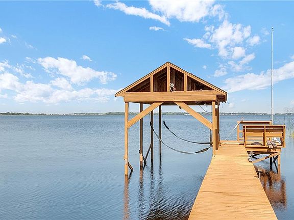 3rd image of 805 N Lake Minneola Dr