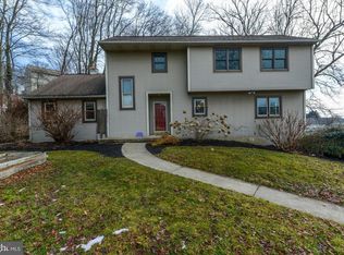 894 Hidden Hollow Dr, Gap, PA 17527