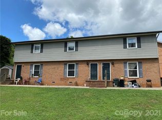 408 17th Ave NE, Hickory, NC 28601