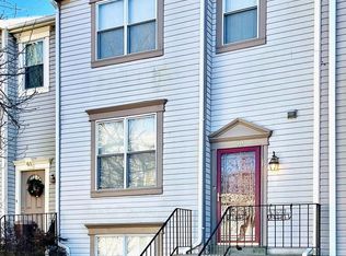 59 Kinsman View Cir, Silver Spring, MD 20901