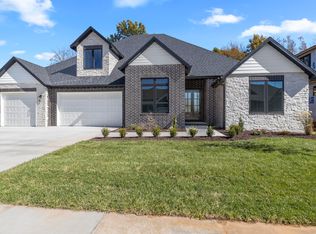 738 S Hickory Dr, Springfield, MO 65809