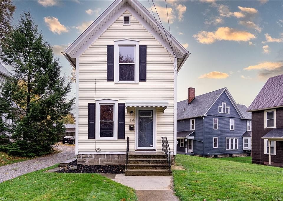 1st image of 114 E Crain Ave