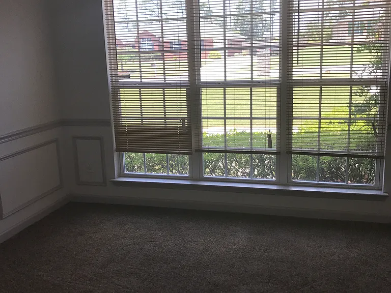 1364 Walton Loop — Photo 4