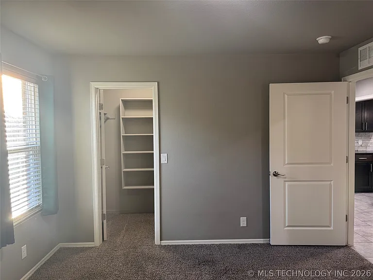 7413 S Hemlock Ave — Photo 12