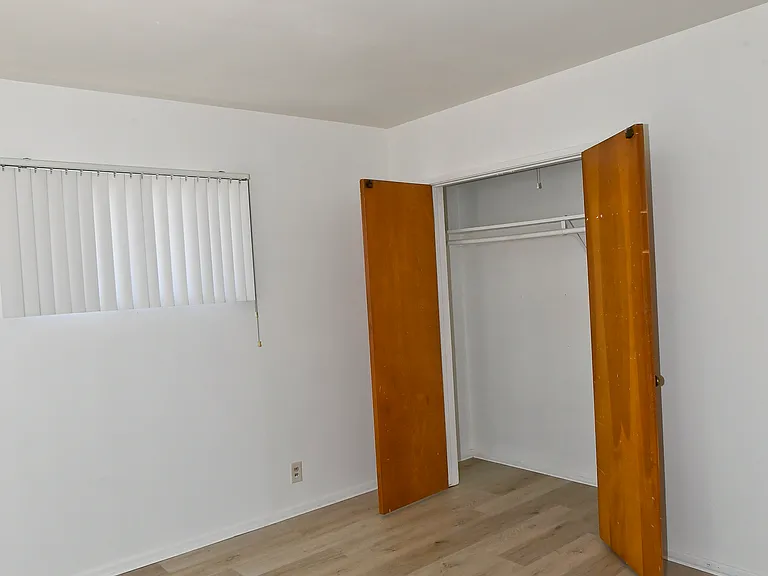 8167 Mountain View Ave #E — Photo 12