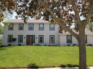 721 Crestwood Dr, Waukesha, WI 53188