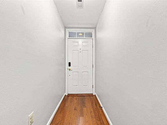 5th image of 19 Rosy Ridge Ct
