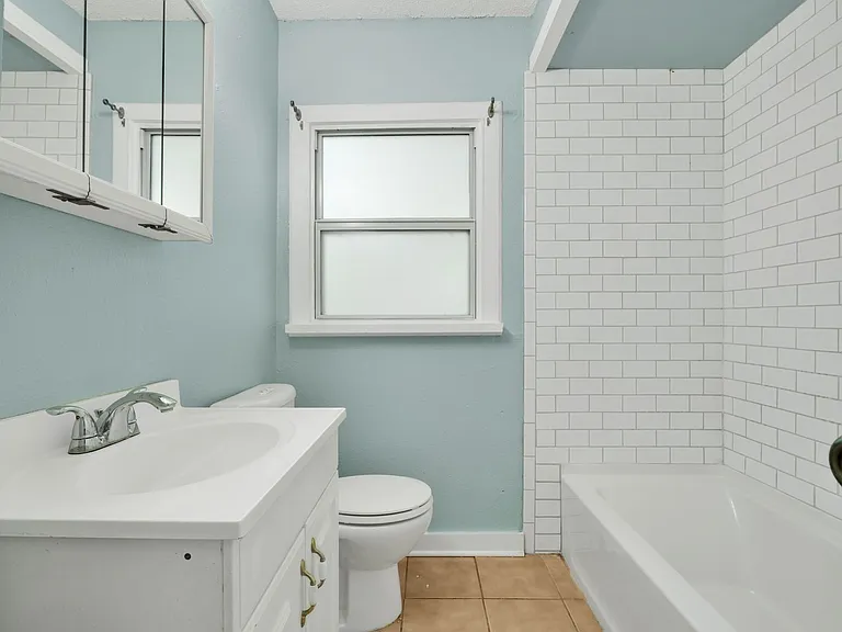 317 Frost St — Photo 9