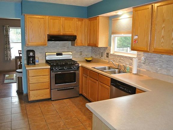3rd image of 936 Glyn Owen Ct
