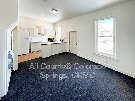 5th image of 215 N 1st St