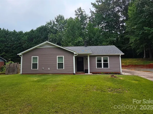 5821 Trotters Ridge Rd, Charlotte, NC 28227
