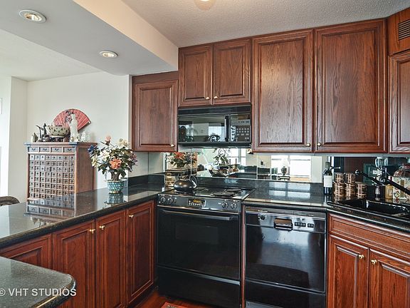 3rd image of 405 N Wabash Ave Unit 4404