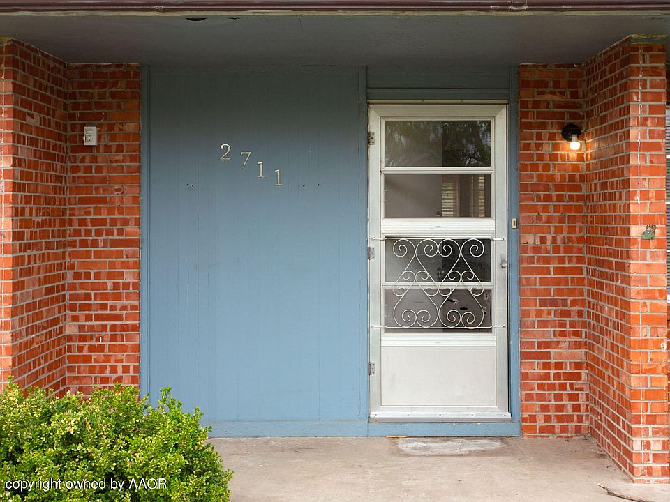 1st image of 2711 Curtis Dr
