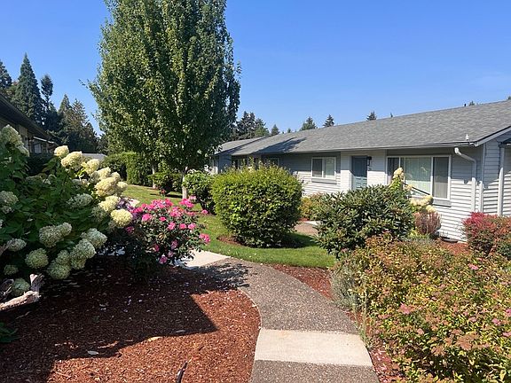 2nd image of 788 Pleasant Ave Unit 32