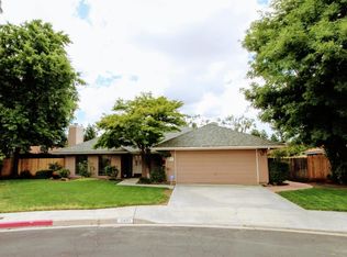 2490 Purvis Ave, Clovis, CA 93611