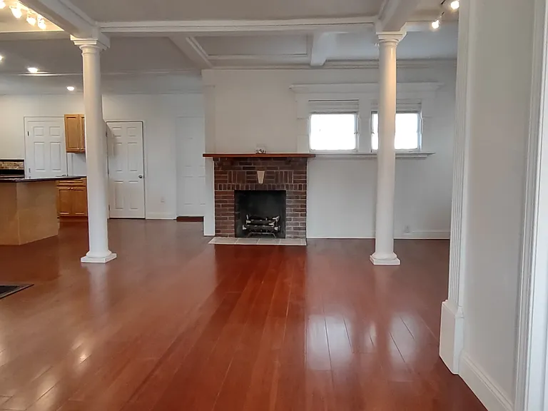 21 Ash St #1 — Photo 8