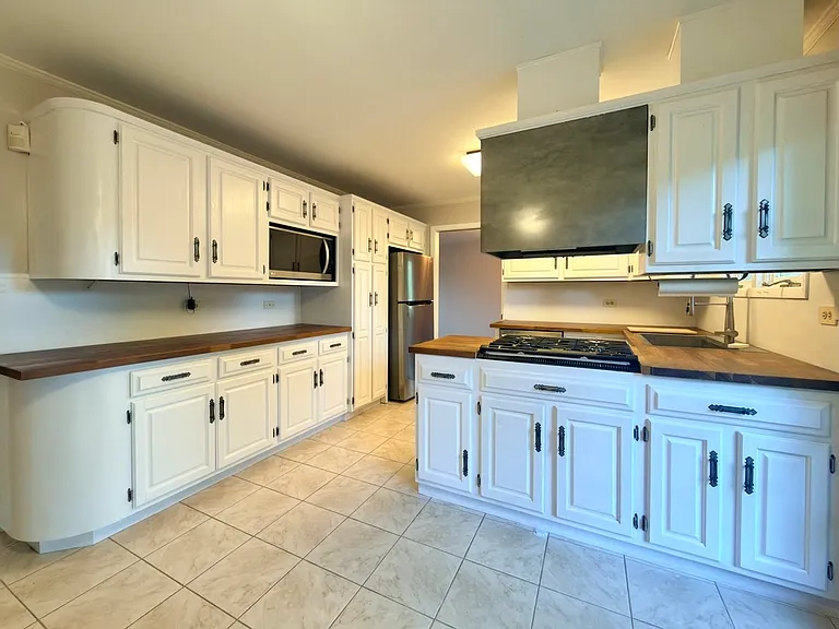 7826 Dunham Rd — Photo 8