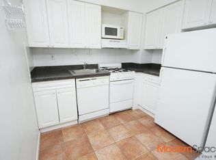 3064 30th St APT 1R, Astoria, NY 11102