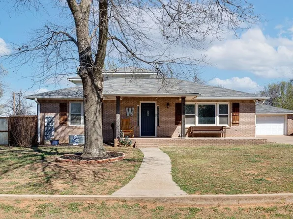 819 W Comanche St, Marlow, OK 73055