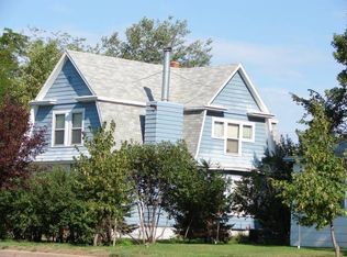 419 E 7th Ave, Redfield, SD 57469