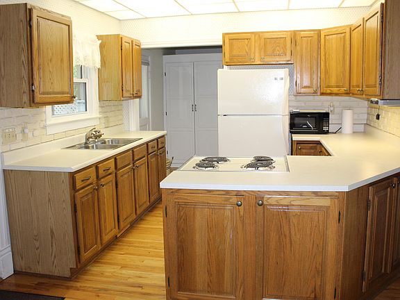 3rd image of 414 N Gremps St