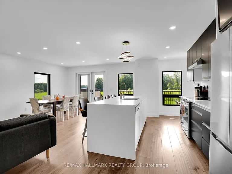 165 Knapp St — Photo 10