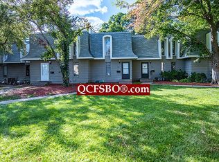 301 30th Avenue Ct, Moline, IL 61265