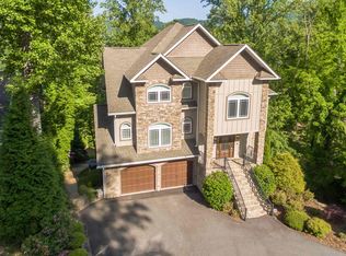 329 Methodist Dr, Lk Junaluska, NC 28745