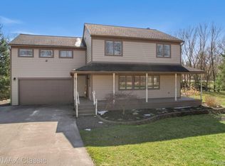 10220 Dunham Rd, Hartland, MI 48353