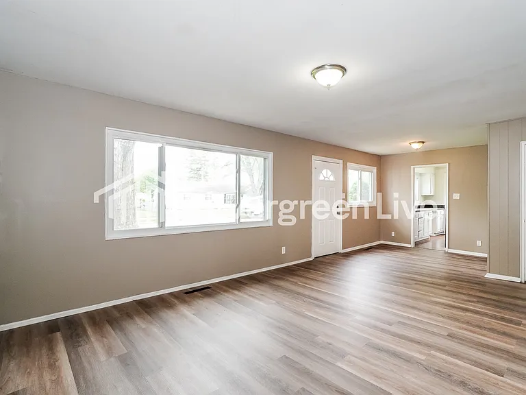 4420 Allen Dr — Photo 5