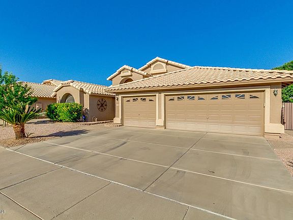 3rd image of 2407 N 127th Ln
