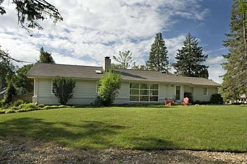 1st image of 216 Paisley Ln