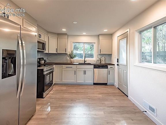 4th image of 2311 N Union Blvd