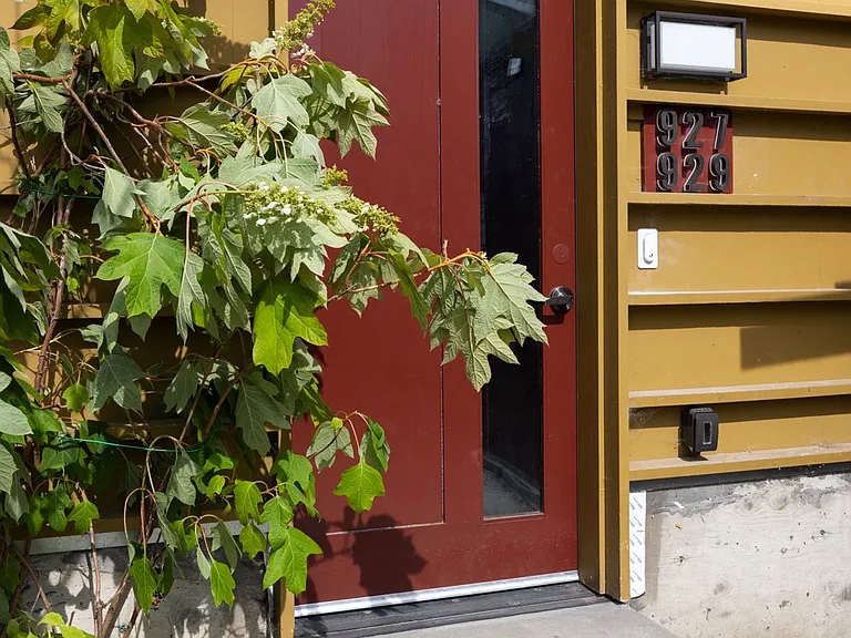 929 Grace Ave #E — Photo 6