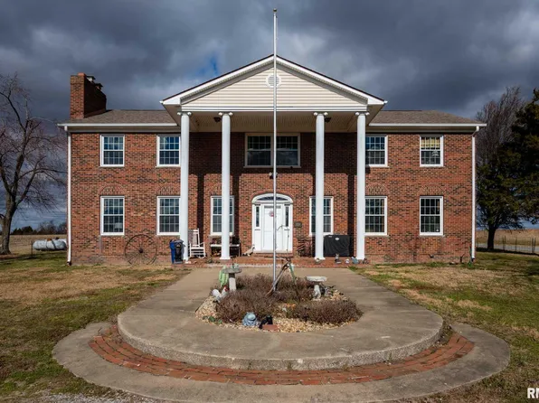 3235 Crossroad School Rd, Eldorado, IL 62930