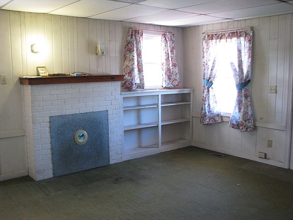 5th image of 66 Falls Ave