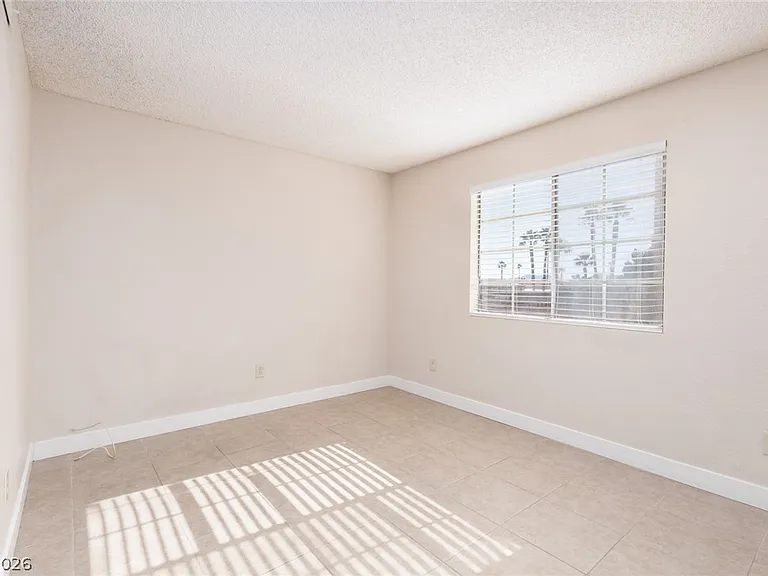 2674 Bryandouglas Dr #B — Photo 9