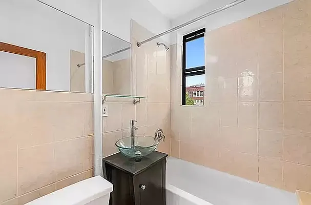 Rented by REAL New York | media 18