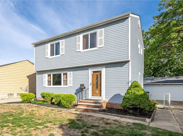 864 Pelley Dr, Cleveland, OH 44109