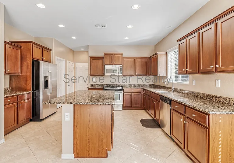 29323 N 21st Dr — Photo 2