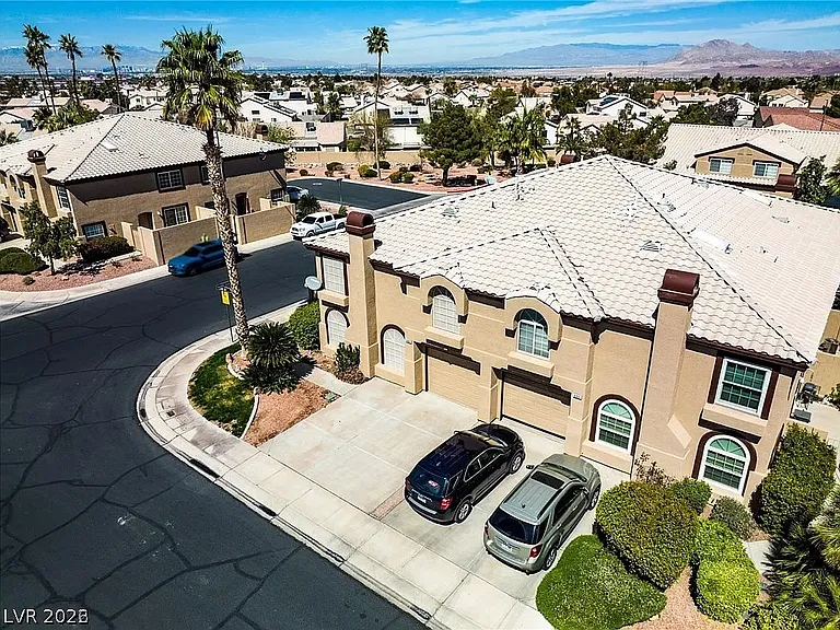 688 Harbor Mist Ave — Photo 2