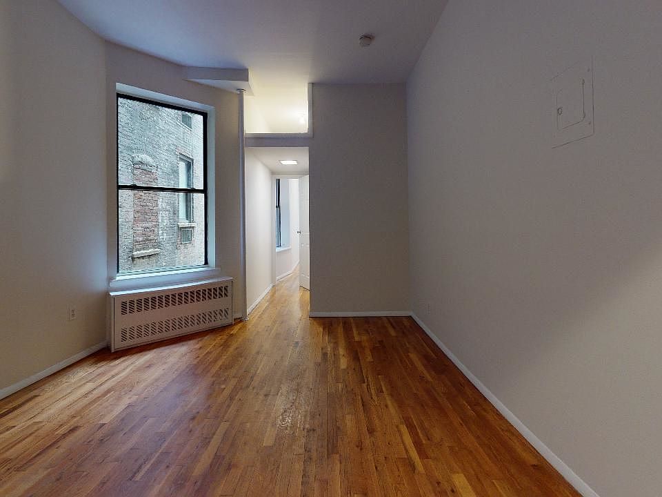 2nd image of 208 W 82nd St #2C1