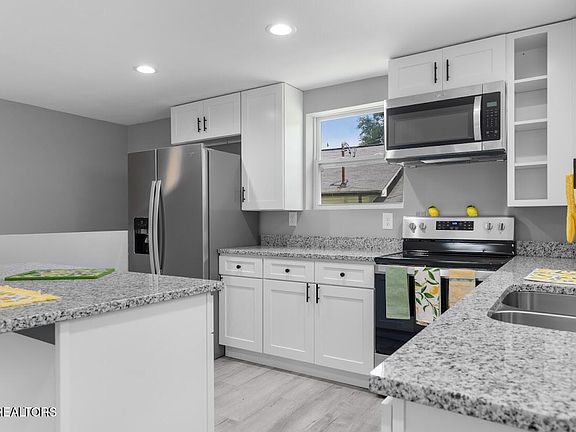 5th image of 3117 Washington Pike