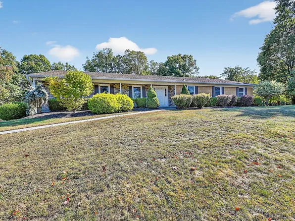 31 Reservoir Dr, New City, NY 10956