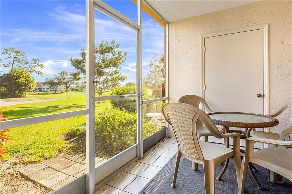 2 bed, 2.0 bath, 1135 sqft, $4,800 — Photo 4