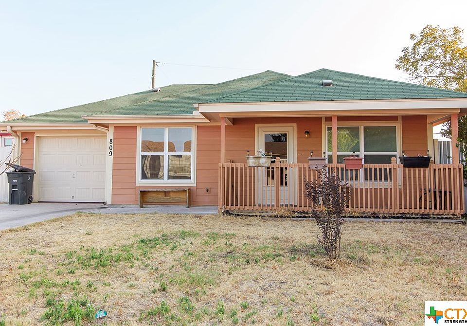 1st image of 809 W Avenue D