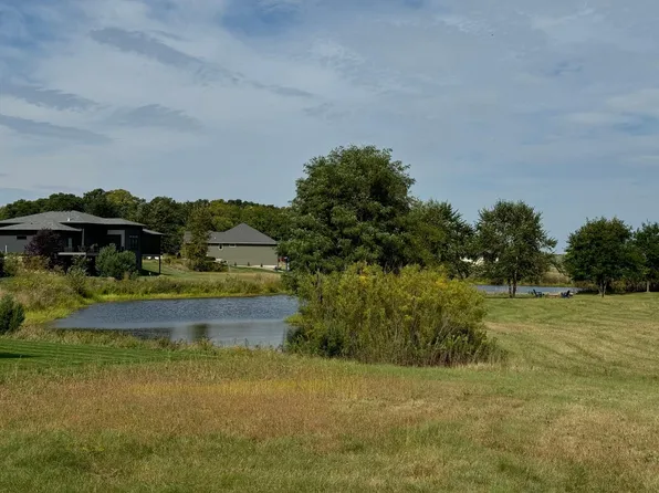 105 Emerald Lake Dr, Lake City, MN 55041