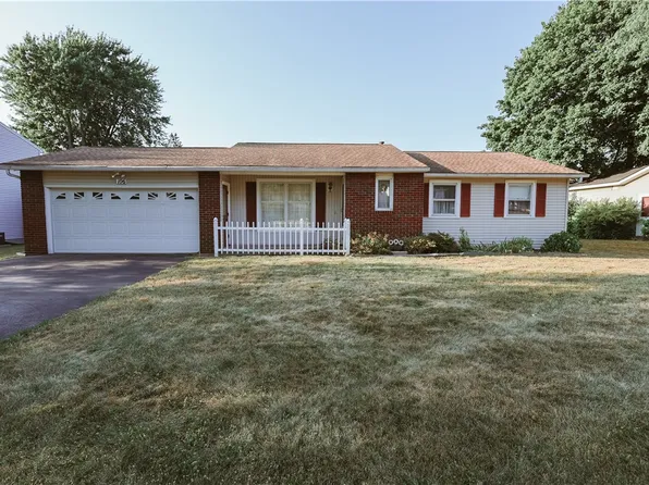 106 Stone Fence Rd, Rochester, NY 14626