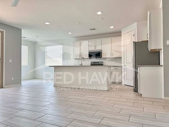 5th image of 35991 W San Clemente Ave