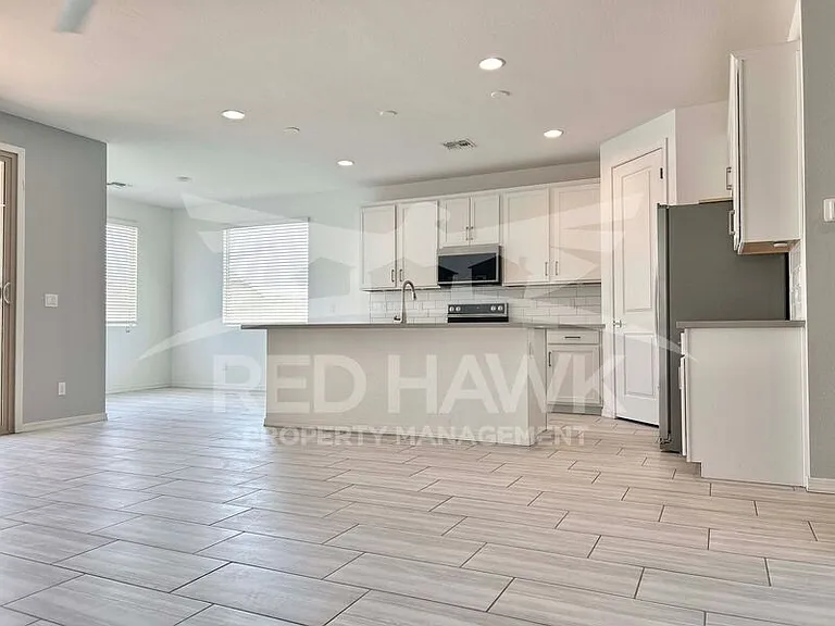 35991 W San Clemente Ave — Photo 5